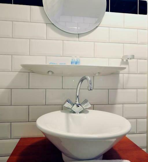 标准三人间, De Gouden Karper