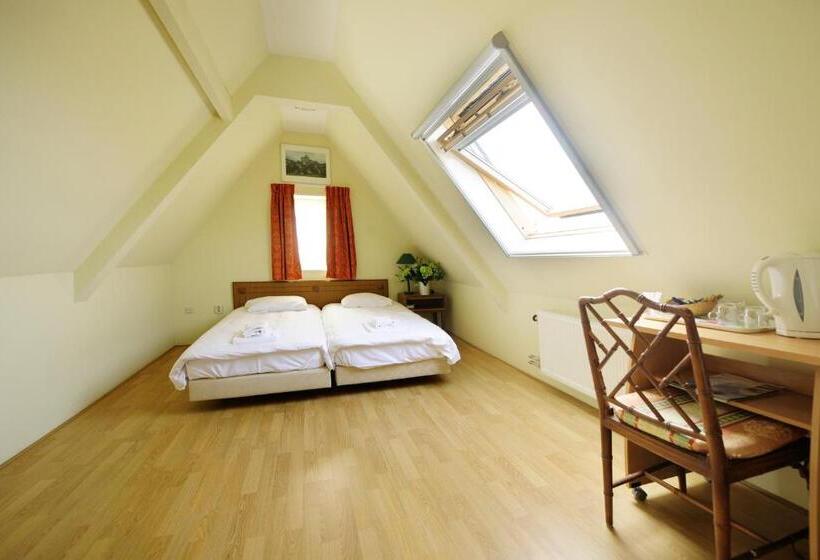 四人标准间, De Gouden Karper