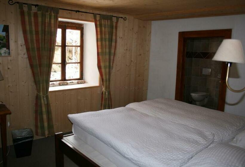 חדר סטנדרט, De La Sage