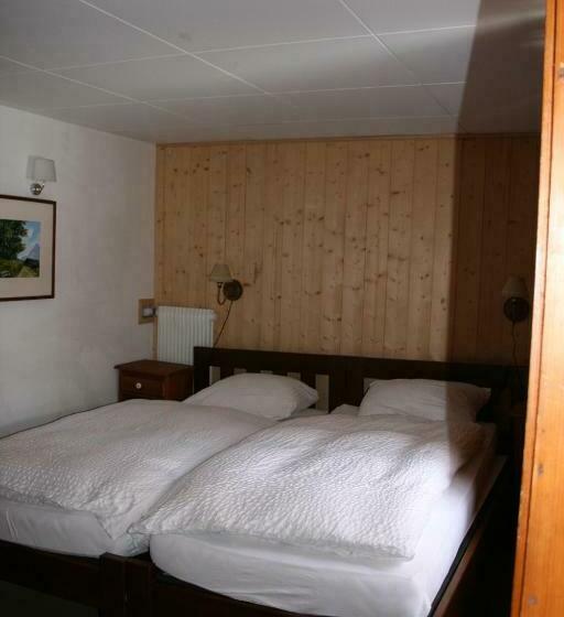 חדר סטנדרט, De La Sage