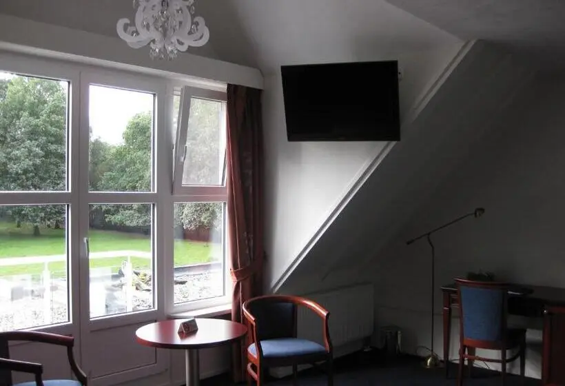 デラックスルーム, De Spaarbankhoeve