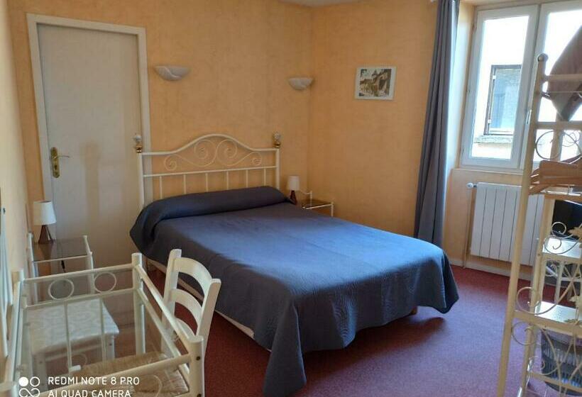Номер Стандарт, Hôtel Auberge De La Nauze