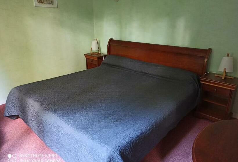 Номер Стандарт, Hôtel Auberge De La Nauze