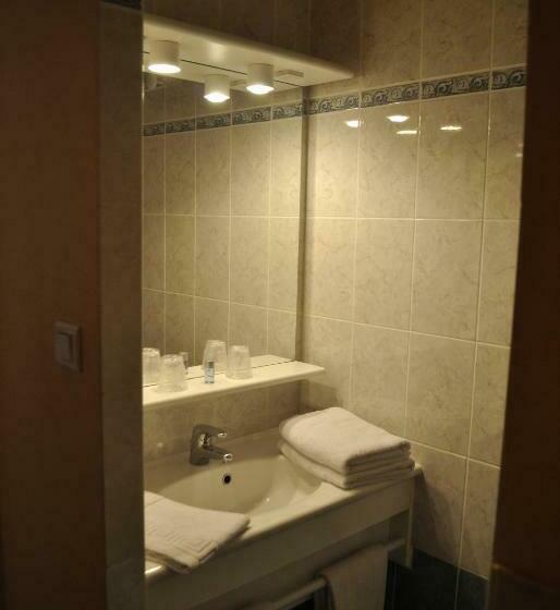 Номер Стандарт, Hôtel Auberge De La Nauze