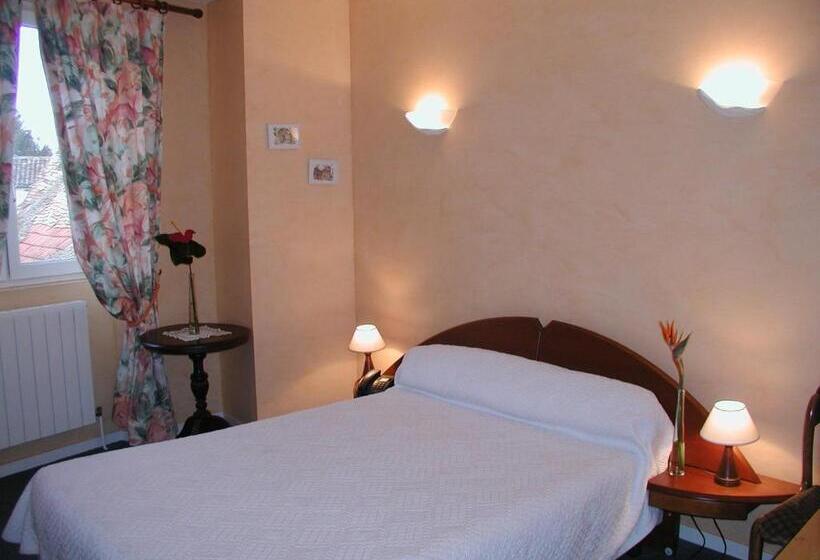 Номер Стандарт, Hôtel Auberge De La Nauze