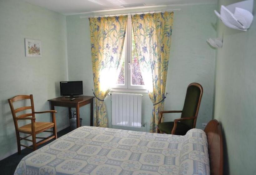 Номер Комфорт, Hôtel Auberge De La Nauze