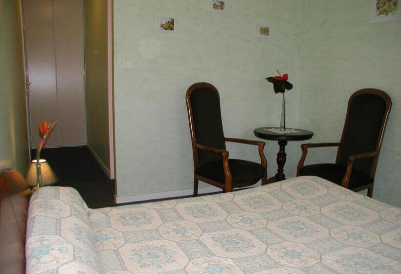 Номер Комфорт, Hôtel Auberge De La Nauze