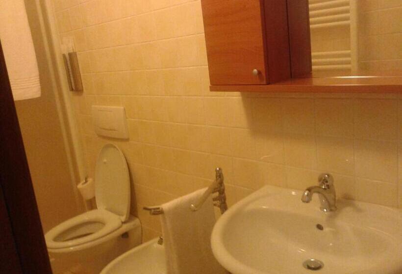 חדר יחיד קלאסי, La Pania