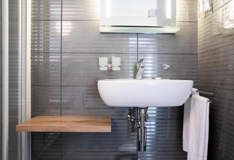 סוויטת ג'וניור, San Bernardo