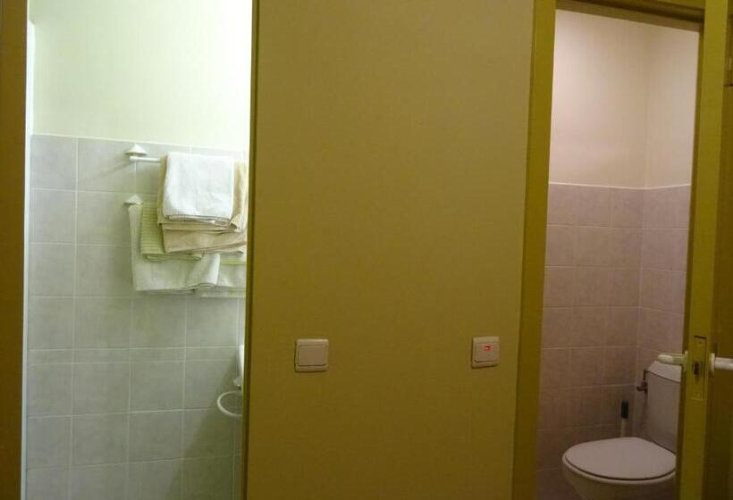 Habitació Triple Estàndard, Hostellerie Daiseldaele