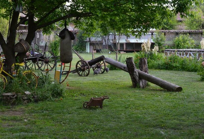 غرفة قياسية, The Old House Guest House