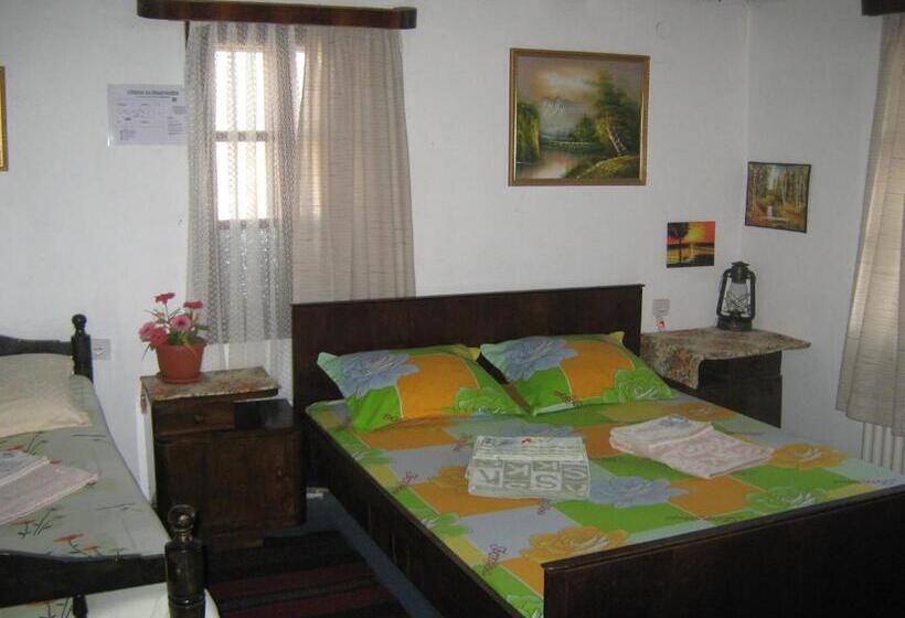 غرفة قياسية رباعية حمام مشترك, The Old House Guest House