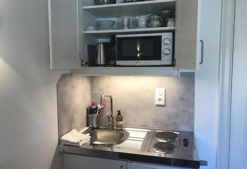 غرفة قياسية مطلّة علي البحر مزوَّدة بشُرفة, Skaftö Hotell Villa Lönndal, Grundsund