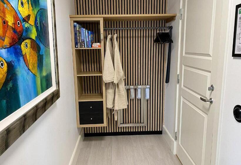 غرفة ديلوكس مطلّة علي البحر مزوَّدة بشُرفة, Skaftö Hotell Villa Lönndal, Grundsund