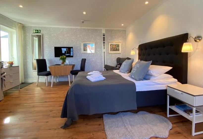 Номер Deluxe Вид на Море Боковой, Skaftö Hotell Villa Lönndal, Grundsund