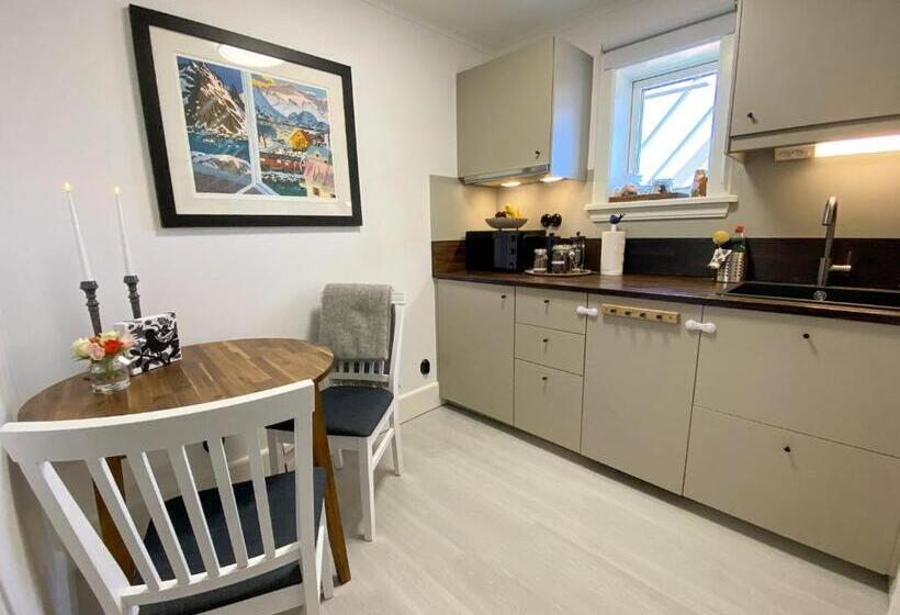 Апартаменты 1 Спальня с Террасой, Skaftö Hotell Villa Lönndal, Grundsund