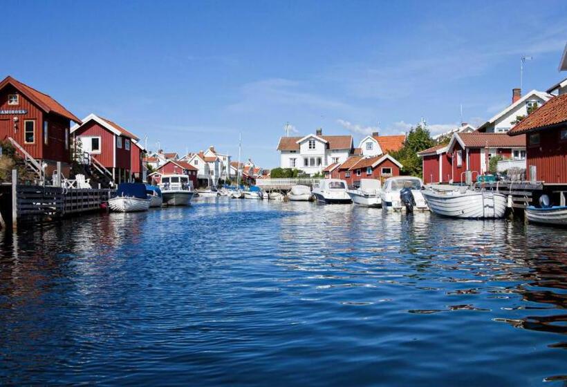 غرفة ديلوكس مطلّة علي البحر مزوَّدة بشُرفة, Skaftö Hotell Villa Lönndal, Grundsund