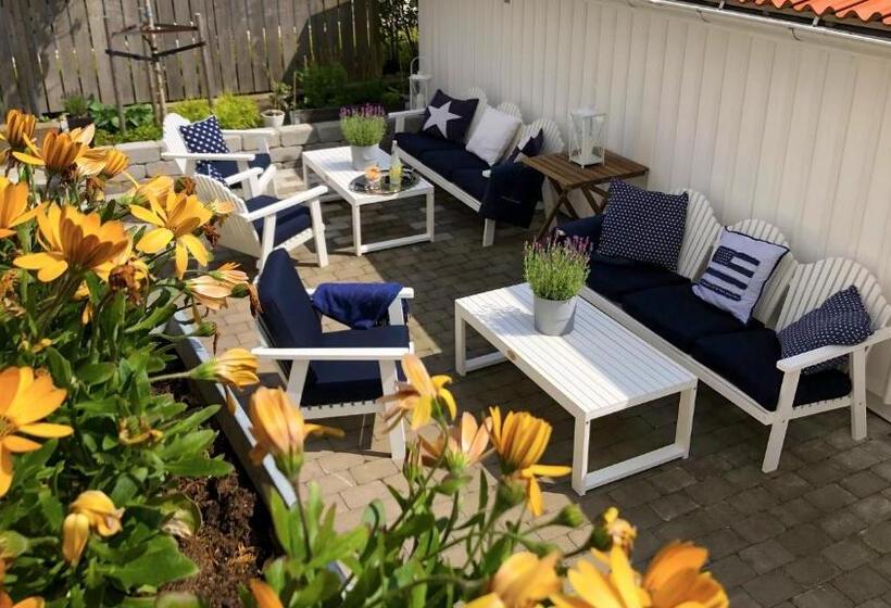 Номер Deluxe Вид на Море Боковой, Skaftö Hotell Villa Lönndal, Grundsund