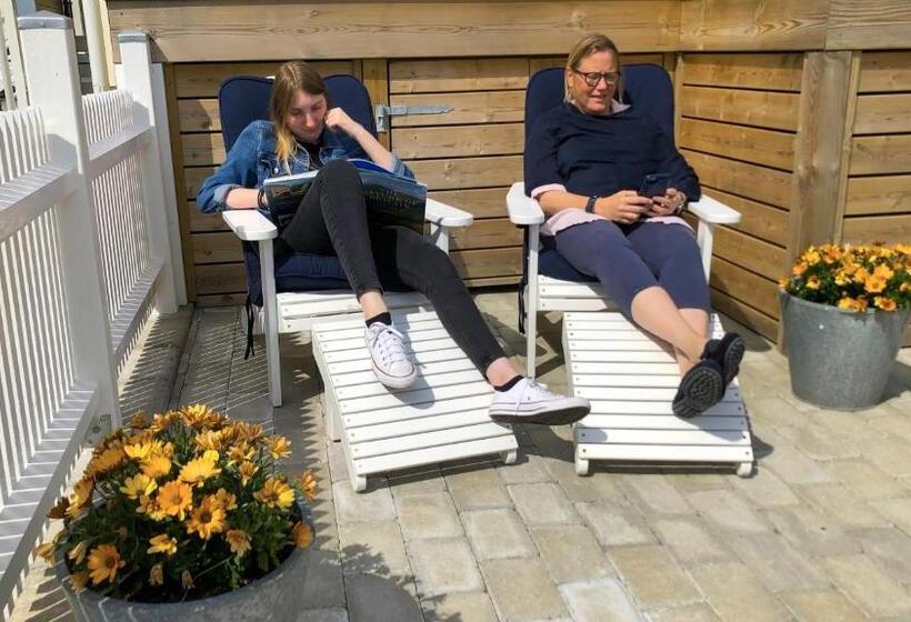 Апартаменты 1 Спальня с Террасой, Skaftö Hotell Villa Lönndal, Grundsund