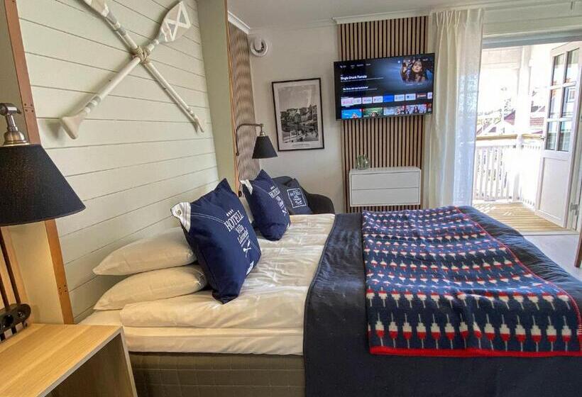 Номер Deluxe Вид на Море с Балконом, Skaftö Hotell Villa Lönndal, Grundsund