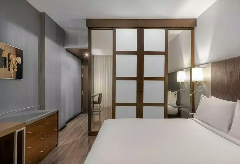 اتاق سوپریور با تخت بزرگ, Ac Hotel Coslada Aeropuerto By Marriott