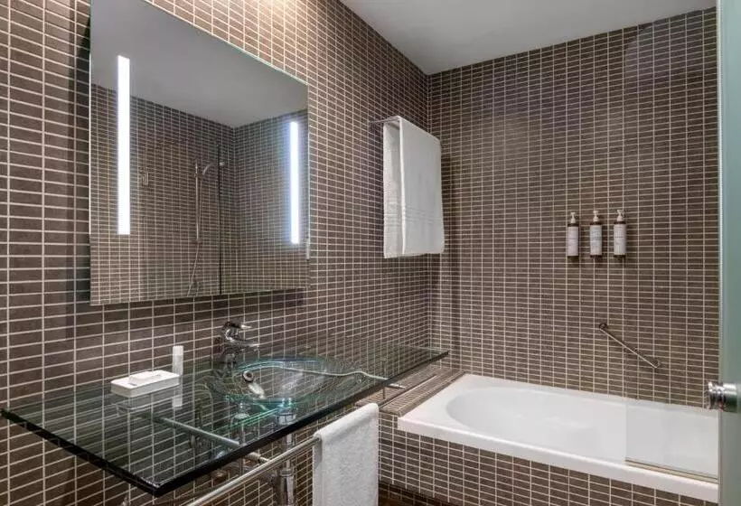 اتاق استاندارد با تخت بزرگ, Ac Hotel Coslada Aeropuerto By Marriott