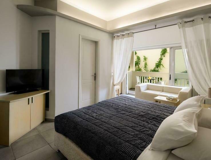 جناح جونيور, Afroditi Venus Beach Resort