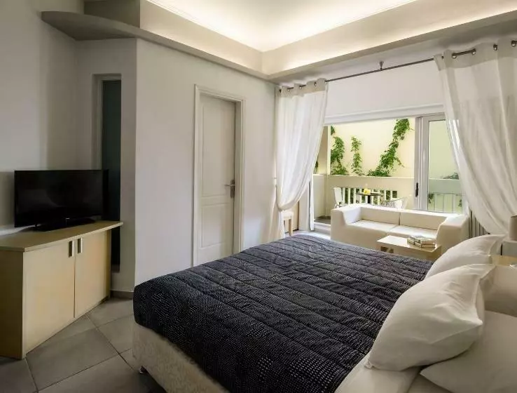 سوییت جونیور, Afroditi Venus Beach Resort