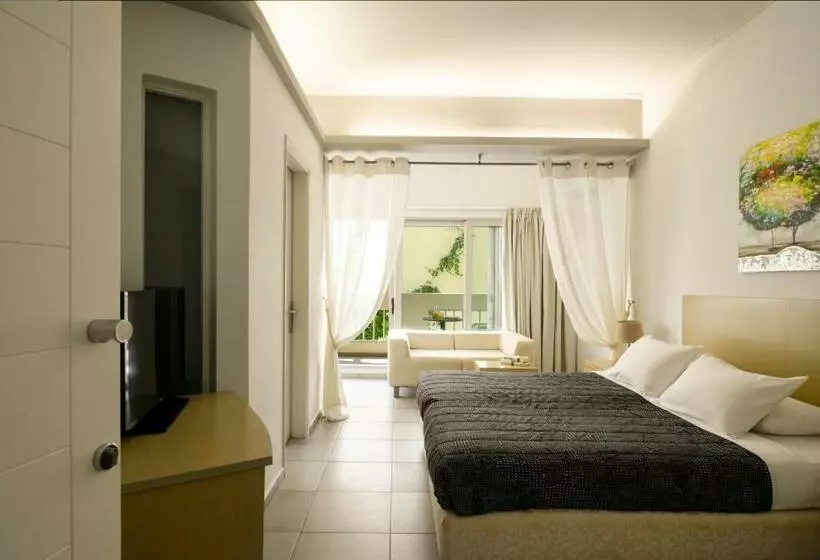 سوییت جونیور, Afroditi Venus Beach Resort