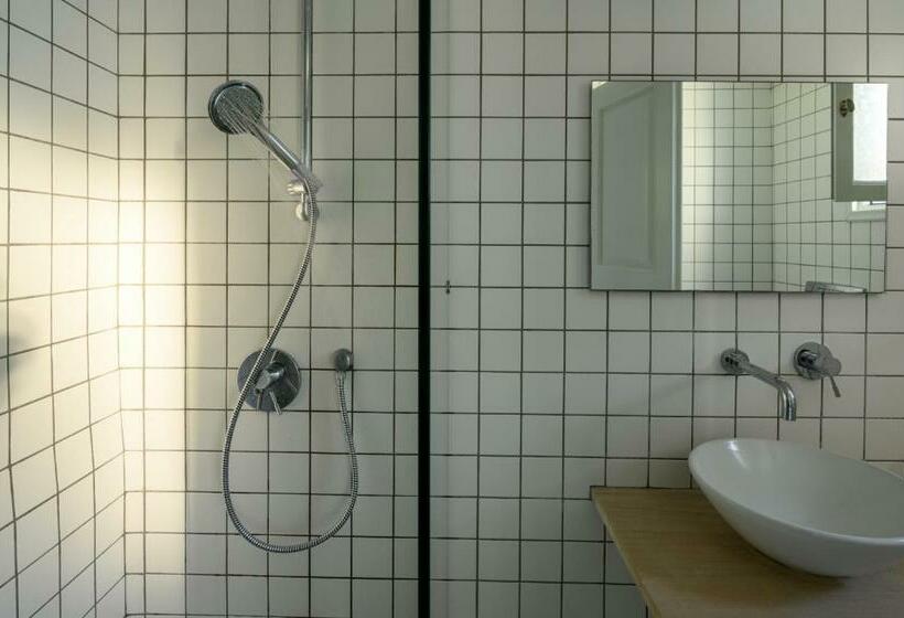 جناح جونيور, Afroditi Venus Beach Resort