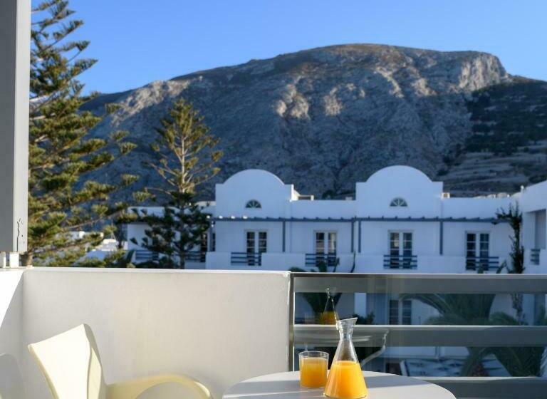 جناح جونيور, Afroditi Venus Beach Resort