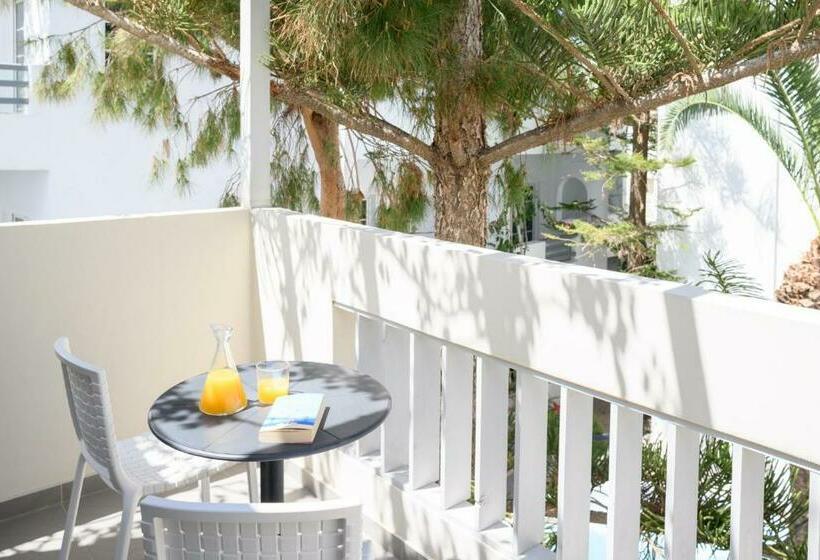 جناح جونيور, Afroditi Venus Beach Resort