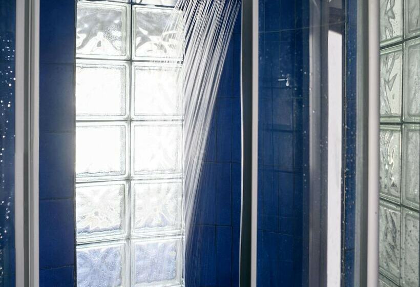 جناح جونيور, Afroditi Venus Beach Resort