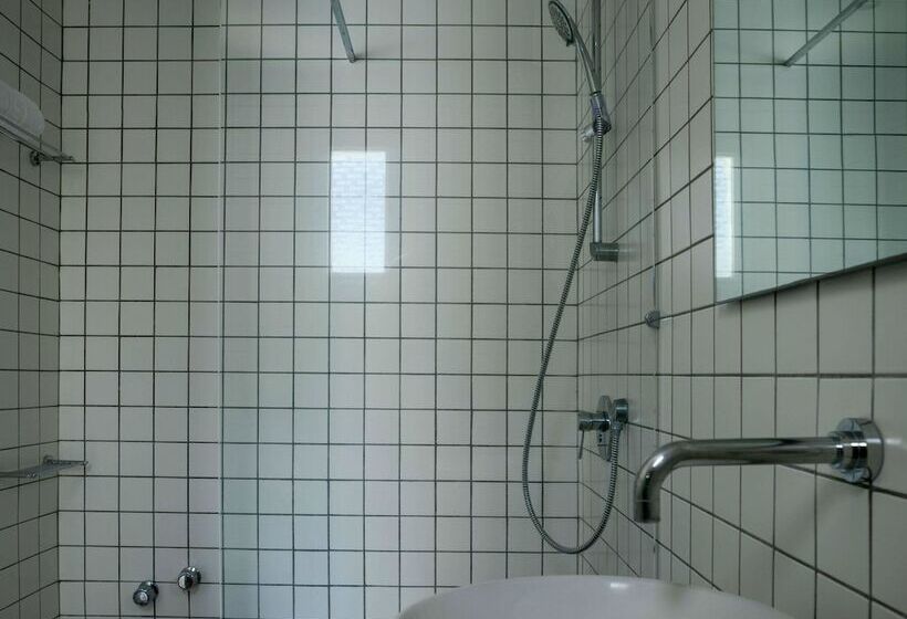 جناح جونيور, Afroditi Venus Beach Resort