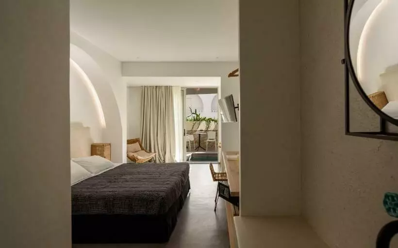 سوئیت جونیور با ماساژ آبی, Afroditi Venus Beach Resort