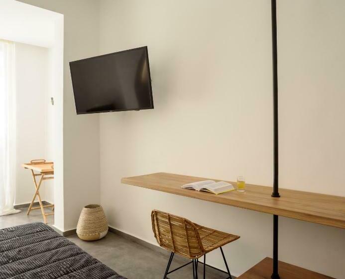 جناح جونيور مزوَّد بجاكوزي, Afroditi Venus Beach Resort