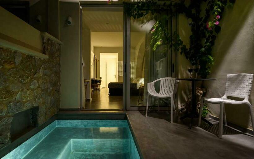 جناح جونيور مزوَّد بجاكوزي, Afroditi Venus Beach Resort