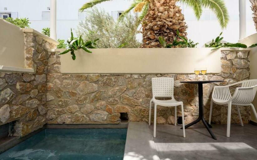 جناح جونيور مزوَّد بجاكوزي, Afroditi Venus Beach Resort