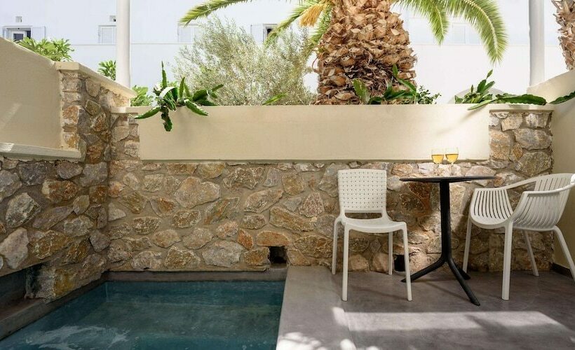 جناح جونيور مزوَّد بجاكوزي, Afroditi Venus Beach Resort