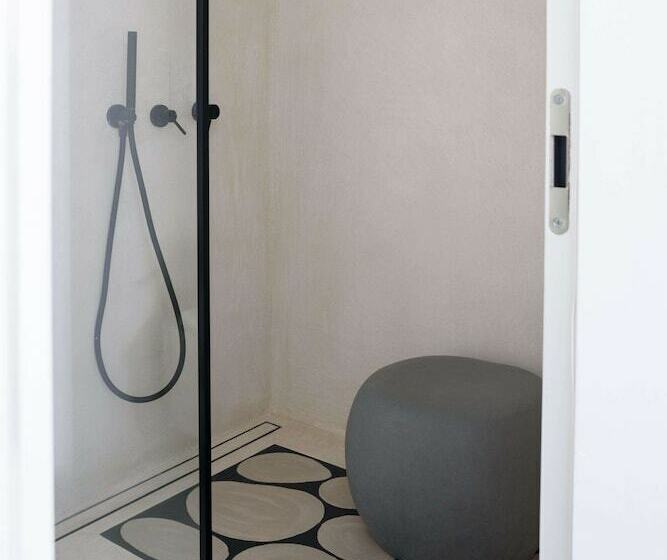 جناح جونيور مزوَّد بجاكوزي, Afroditi Venus Beach Resort