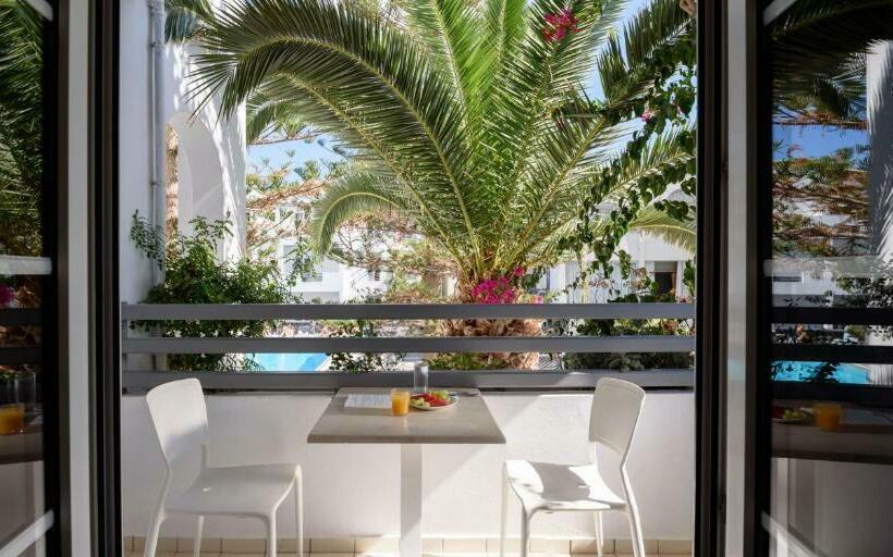 جناح, Afroditi Venus Beach Resort