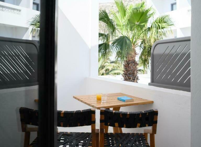 이그제큐티브 룸, Afroditi Venus Beach Resort