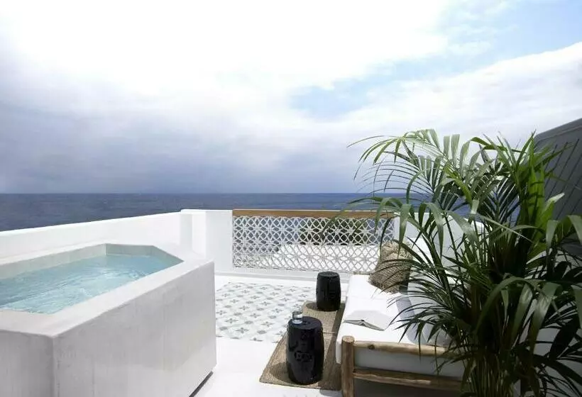 اتاق لوکس با چشم‌انداز دریا, Afroditi Venus Beach Resort