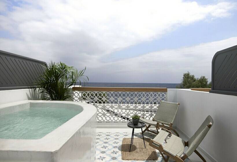 غرفة ديلوكس مطلّة علي البحر, Afroditi Venus Beach Resort