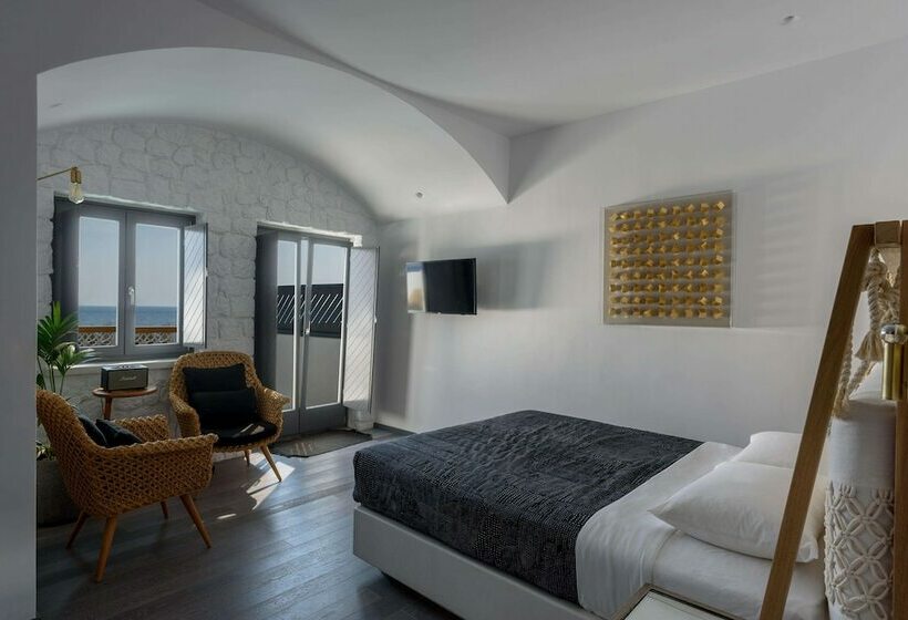 غرفة ديلوكس مطلّة علي البحر, Afroditi Venus Beach Resort