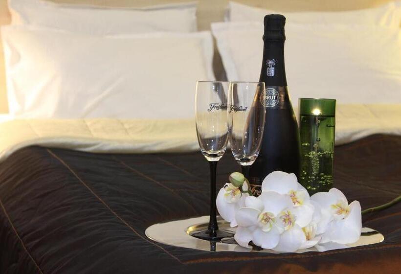 سوییت, Business Hotel Premier