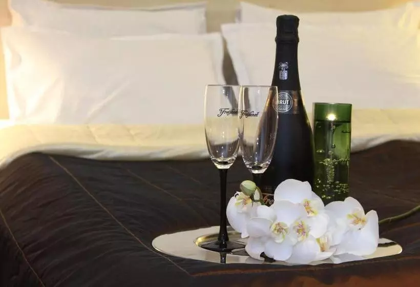 سوییت, Business Hotel Premier