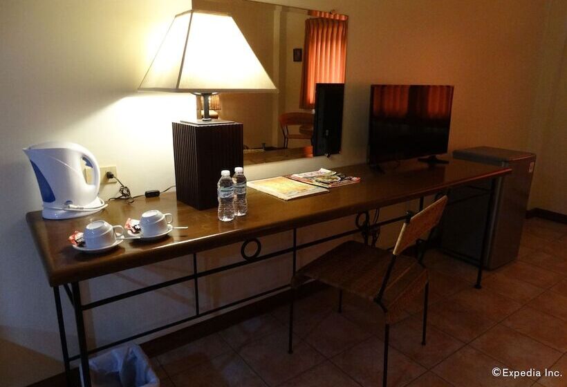 Номер Executive, Citystate Asturias Hotel Palawan