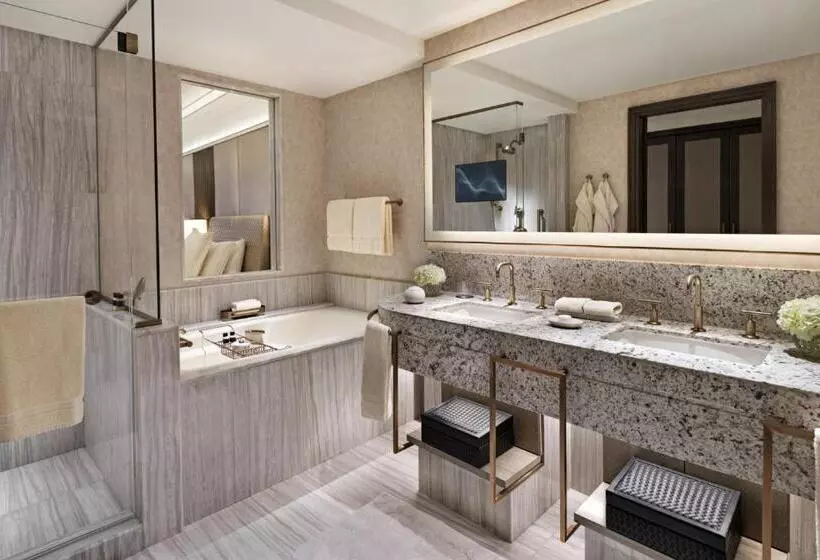 اتاق لوکس با تخت بزرگ, Four Seasons Hotel Riyadh