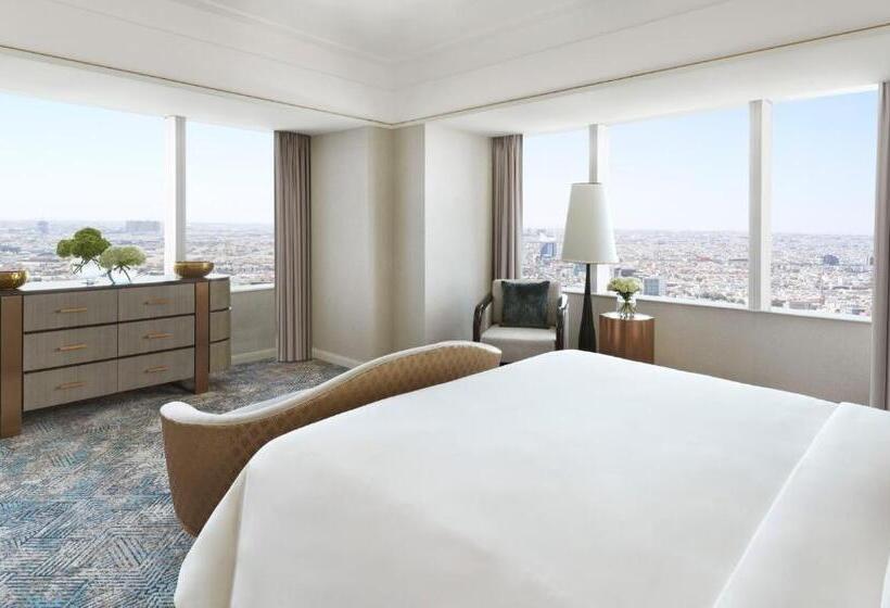 Люкс Кровать Кинг, Four Seasons Hotel Riyadh